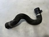 Tuyau de liquide de refroidissement moteur