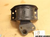 Engine mounting bracket
