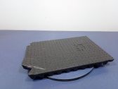 Engine bonnet/hood sound/heat insulation