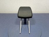 Etuistuimen pääntuki