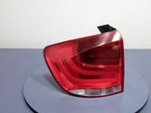 Задний фонарь в кузове