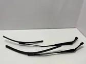 Windshield/front glass wiper blade