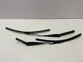 Windshield/front glass wiper blade