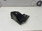 Fender mounting bracket