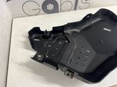 Plaque de protection de réservoir de carburant