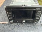 Radio / CD-Player / DVD-Player / Navigation