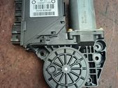 Motor del regulador de la ventanilla de la puerta delantera