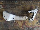 Gearbox mounting bracket