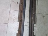 Moldura del faldón delantero lateral