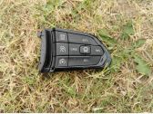 Steering wheel buttons/switches