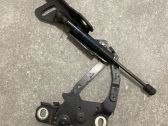 Engine bonnet/hood hinges