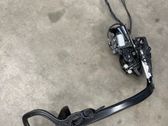 Convertible roof hinge
