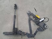 Engine bonnet/hood hinges