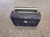 Radio / CD/DVD atskaņotājs / navigācija
