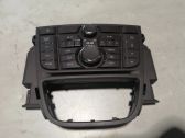 Head unit multimedia control
