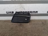 Moldura embellecedora de la barra del amortiguador trasero