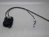 Takaluukun/tavaratilan lukon vastakappale