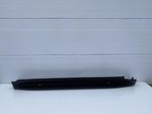 Front sill (body part)