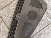 Cache enceinte centrale