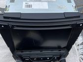 Radio / CD-Player / DVD-Player / Navigation
