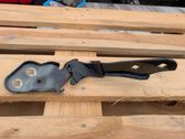 Engine bonnet/hood hinges