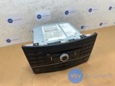 Radio / CD-Player / DVD-Player / Navigation