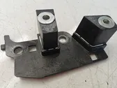 Fender mounting bracket