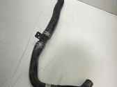 Tuyau de liquide de refroidissement moteur