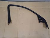 Autres éléments de garniture porte avant