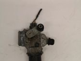 Windshield/front glass wiper blade