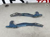 Engine bonnet/hood hinges