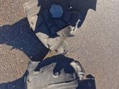 Front wheel arch liner splash guards