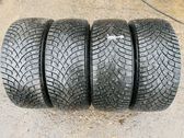 Neumáticos de invierno/nieve con tacos R18