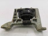 Engine mount bracket