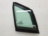Ventanilla de ventilación de la puerta delantera cuatro puertas