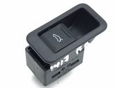 Interruptor para abrir la puerta trasera