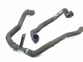 Tuyau de liquide de refroidissement moteur