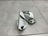 Engine bonnet/hood hinges