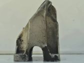 Engine mounting bracket