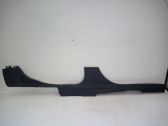 Side skirt front trim