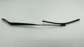 Windshield/front glass wiper blade