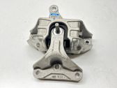 Engine mount bracket