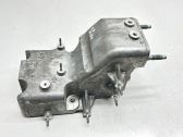 Engine mounting bracket
