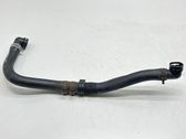 Tuyau de liquide de refroidissement moteur