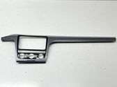 Moldura de la unidad delantera de radio/GPS