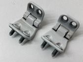 Tailgate/trunk/boot hinge