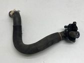 Tuyau de liquide de refroidissement moteur