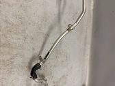 Tuyau de liquide de refroidissement moteur