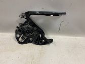 Engine bonnet/hood hinges