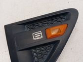 Front fender indicator light